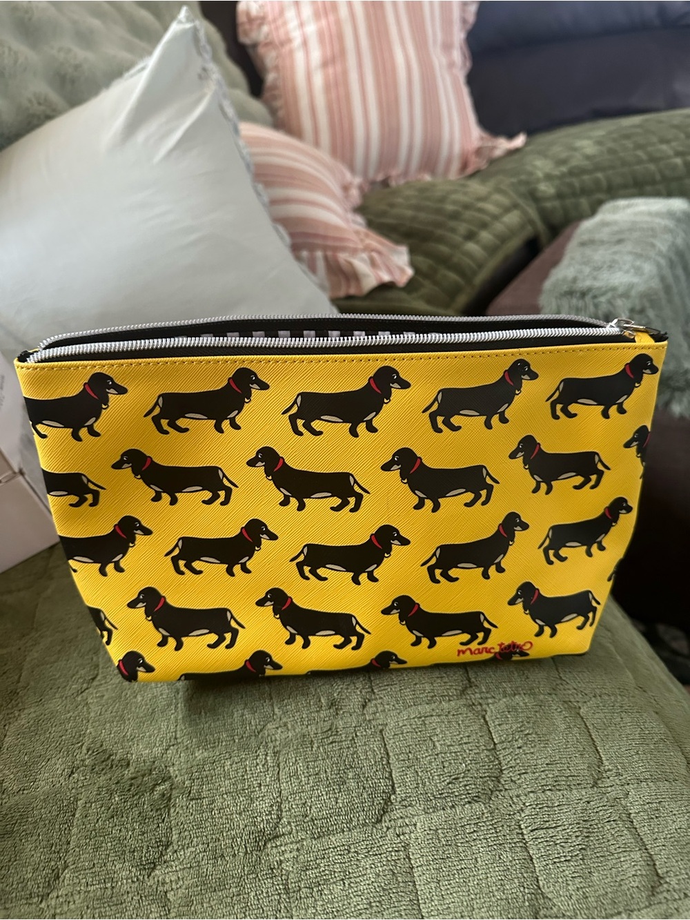 MARC TETRO NWT DACHSHUND COSMETIC BAG